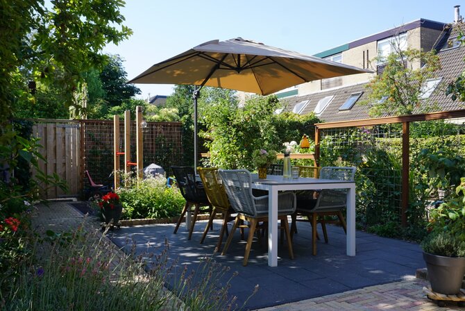Verschillende tuinstoelen